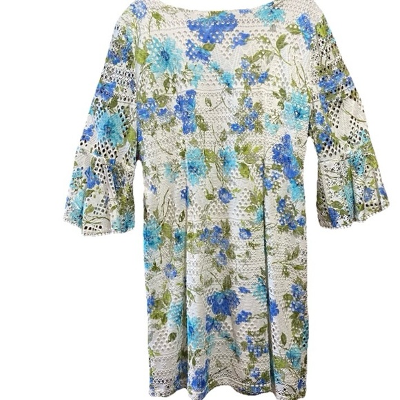 R&K Sheath Lace Floral 3/4 Bell Sleeve Top Size 18 - Picture 2 of 7